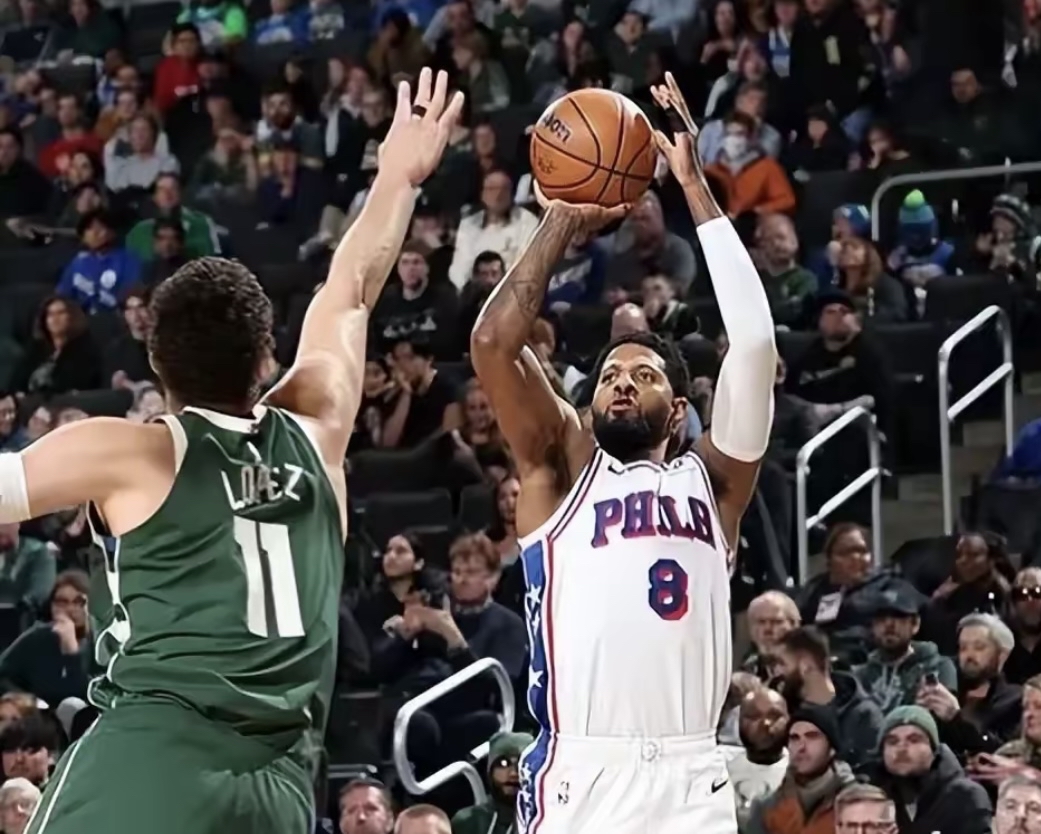 一场经典之战!篮球点燃球迷热情 一场经典之战!篮球点燃球迷热情