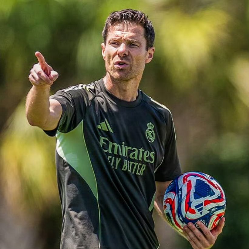 雷诺车队轻取梅赛德斯,阿隆索统治全场 雷诺车队轻取梅赛德斯,阿隆索统治全场