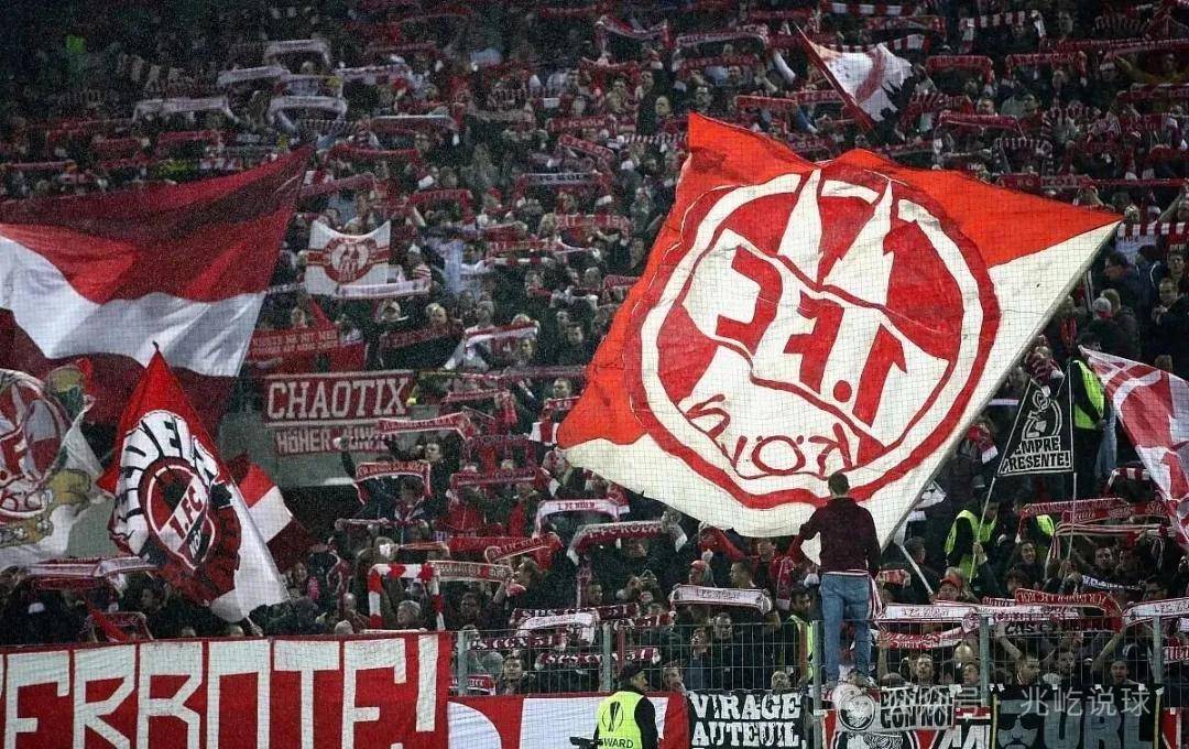 那不勒斯险胜莱比锡红牛，梅西惊艳四座