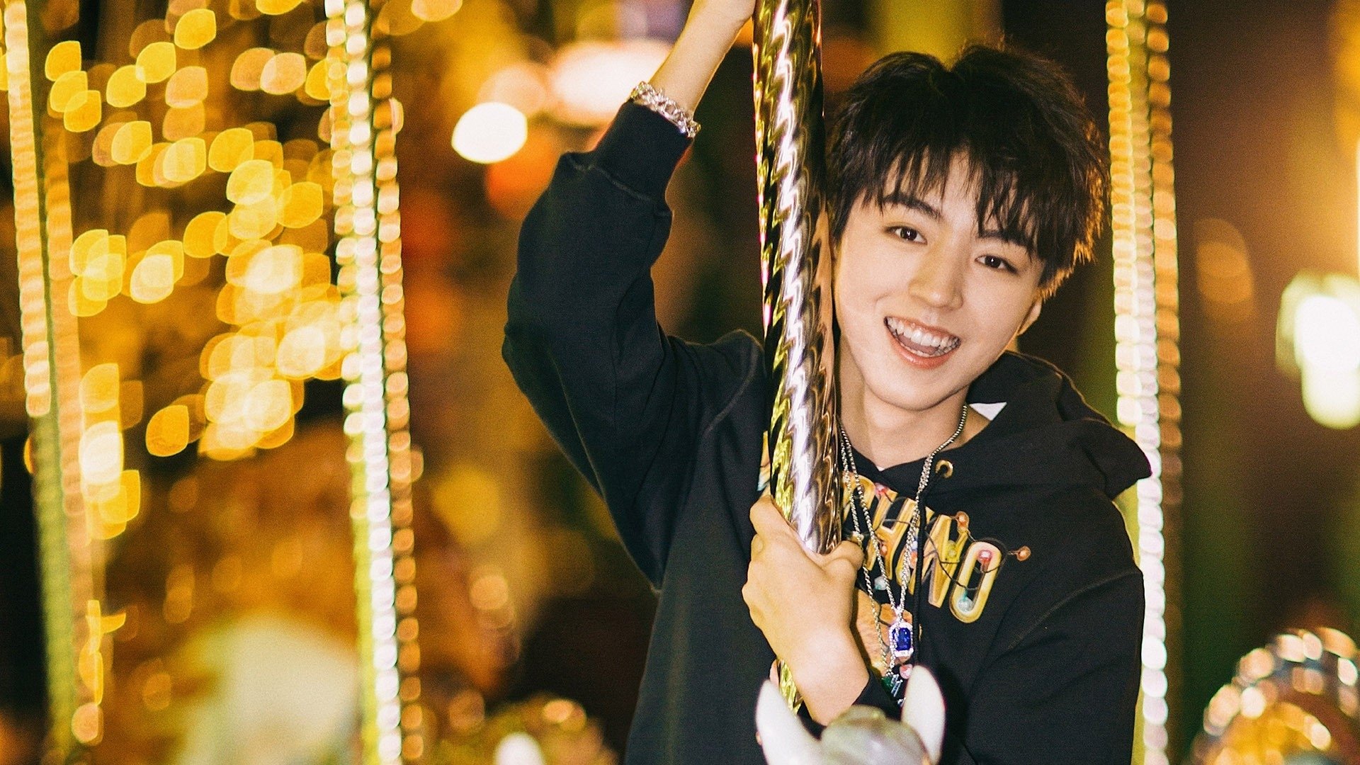 F1街道赛焦点战,墨西哥足球旋风轻取拜仁,速度与激情的跨界碰撞