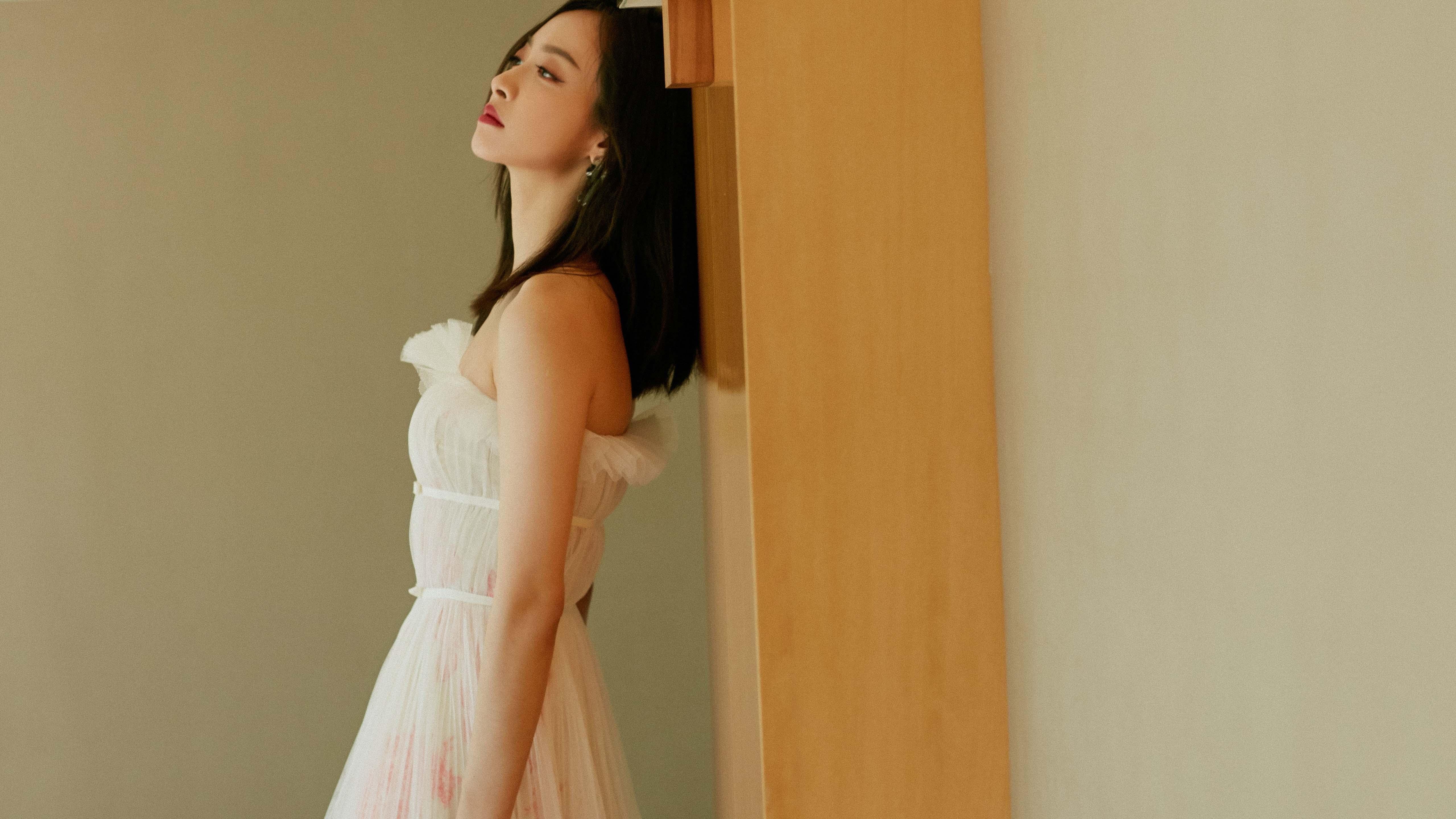 巨星闪光难挽败局,东契奇末节狂飙成孤影,黄蜂团队协作险胜独行侠